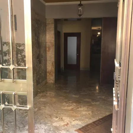 Nocleg ze śniadaniem Dunant House 4*